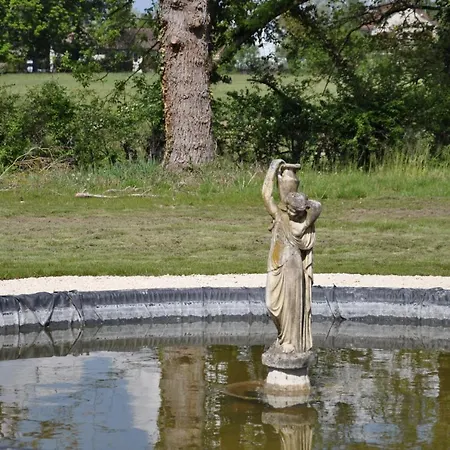 Chateau Origny - Moulins فندق مبيت وإفطار Neuvy (Allier)