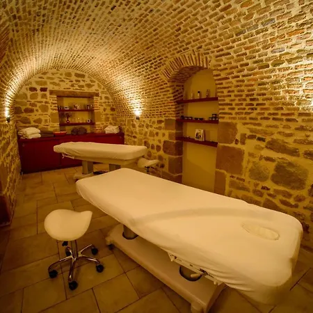 Chateau Origny - Moulins 4*