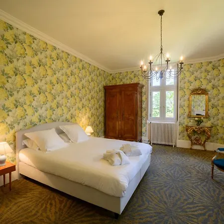 Chateau Origny - Moulins Bed & Breakfast 4*