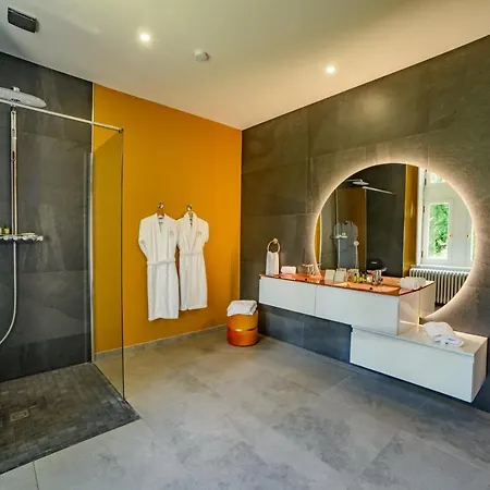 Chateau Origny - Moulins 4*