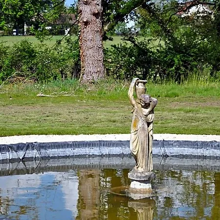 Chateau Origny - Moulins Bed & Breakfast