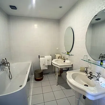 Bed & Breakfast Chateau Origny - Moulins 4*